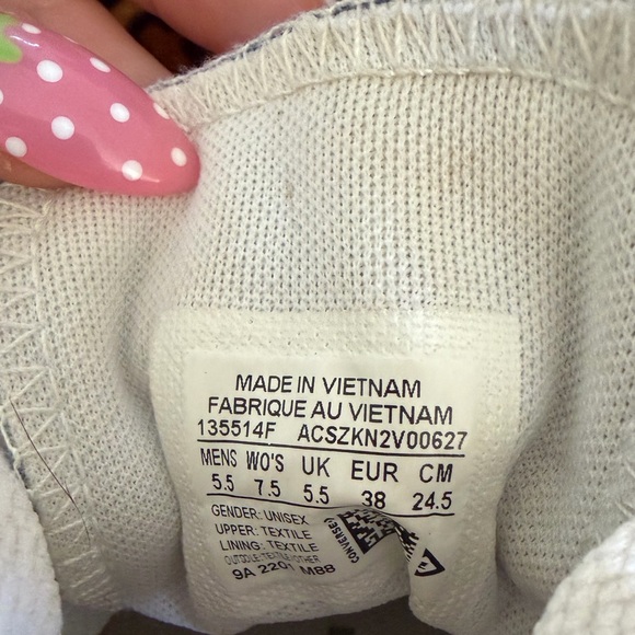 Blue converse - Picture 2 of 2